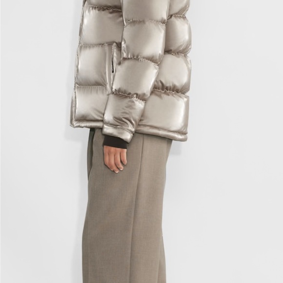 Aritzia Super Puff puffer jacket 
Size xs - Picture 2 of 2